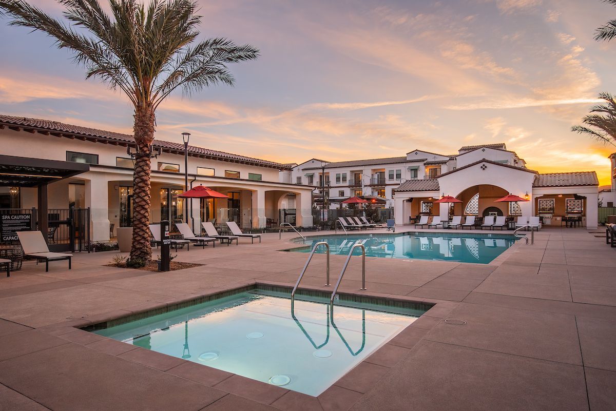 Luxury pool and hot tub at Solana Winchester Hills Temecula, CA apartments.